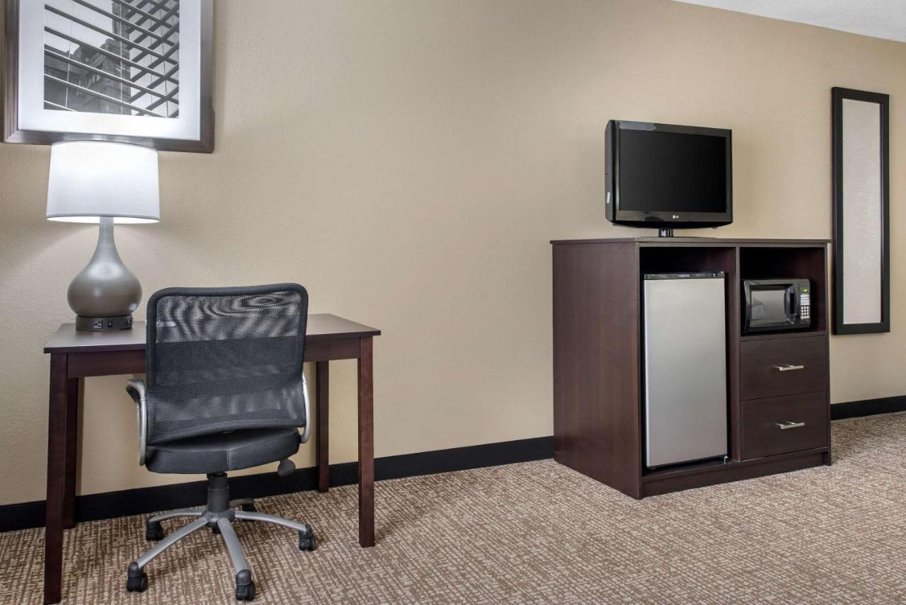 Quality Inn & Suites Lebanon I-65 Exterior photo